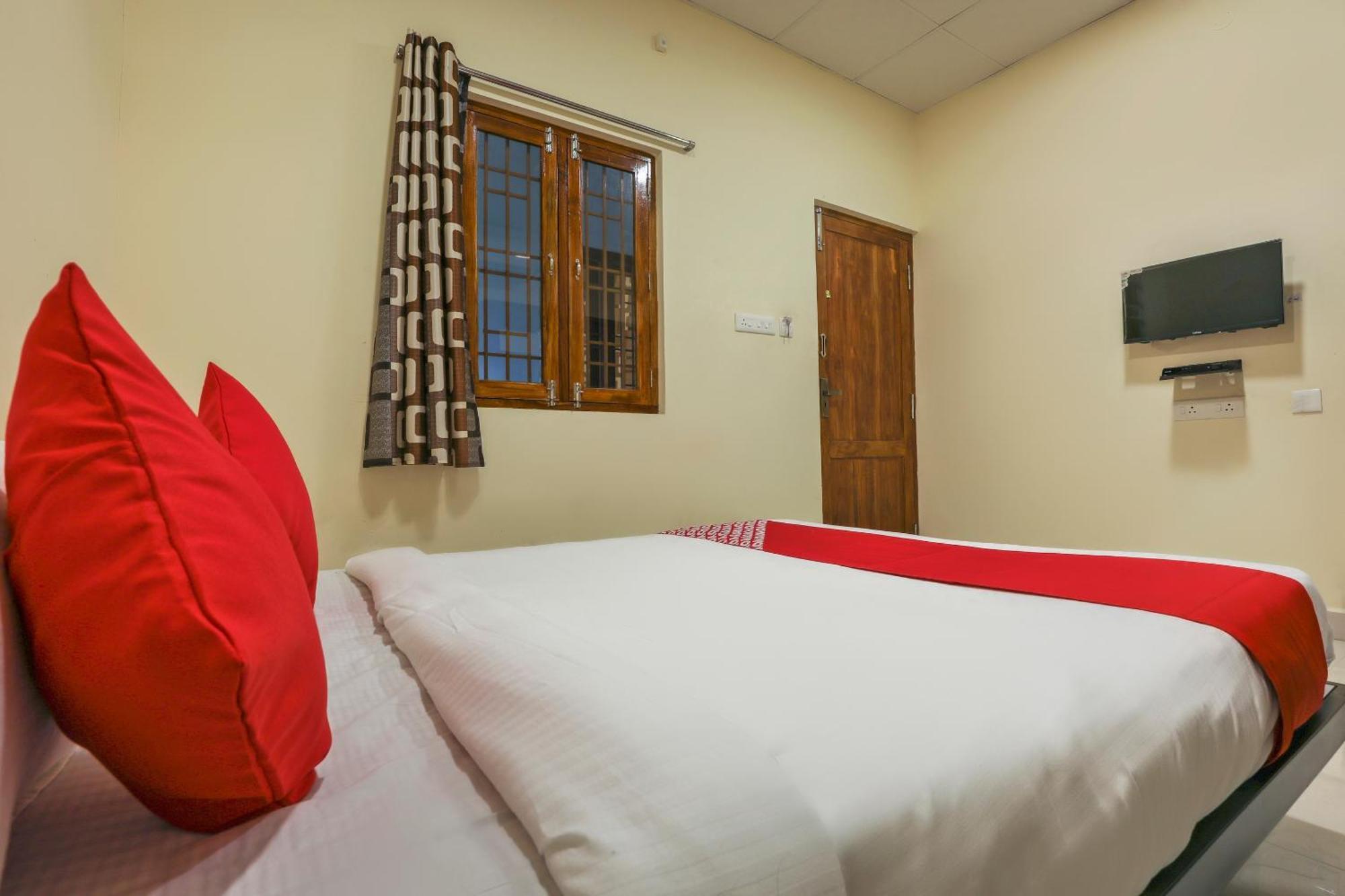 Hotel O Om Sakthi Hotel Pondichéry Extérieur photo