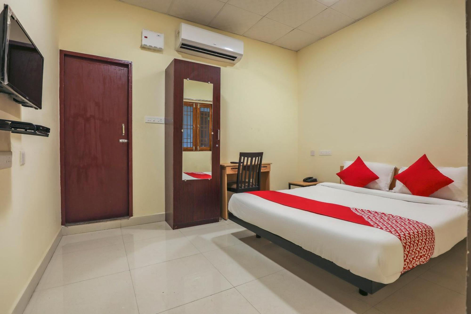 Hotel O Om Sakthi Hotel Pondichéry Extérieur photo