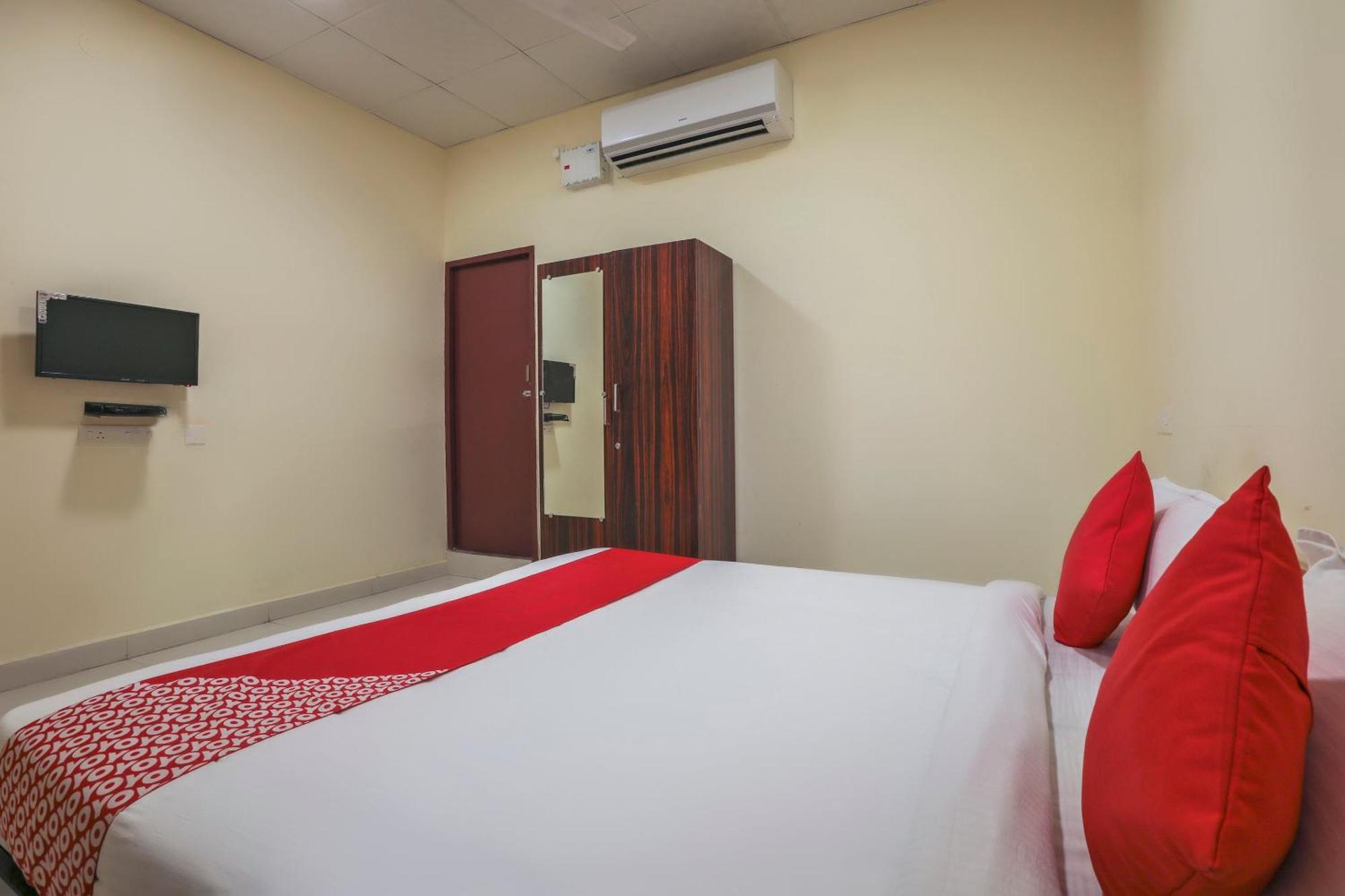 Hotel O Om Sakthi Hotel Pondichéry Extérieur photo