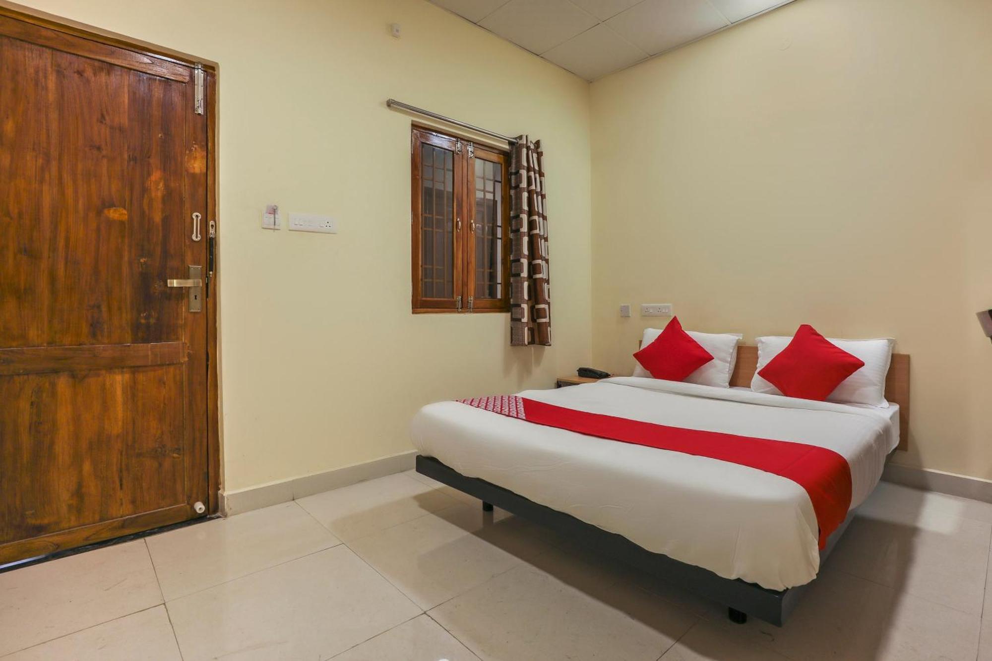 Hotel O Om Sakthi Hotel Pondichéry Extérieur photo