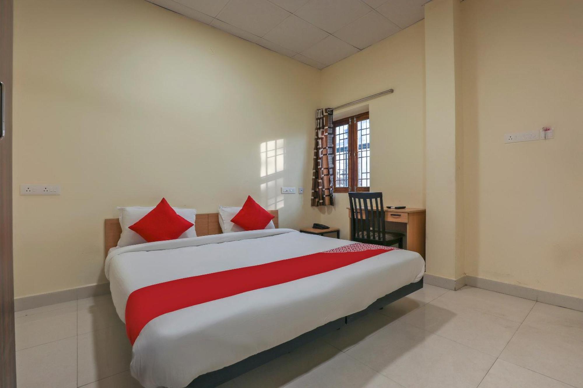 Hotel O Om Sakthi Hotel Pondichéry Extérieur photo