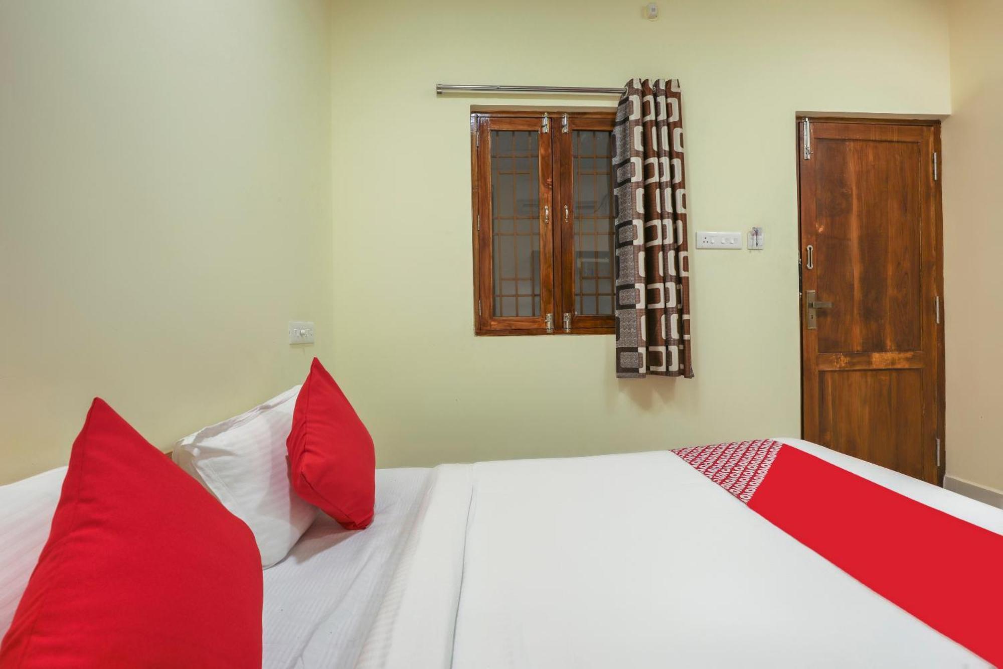 Hotel O Om Sakthi Hotel Pondichéry Extérieur photo