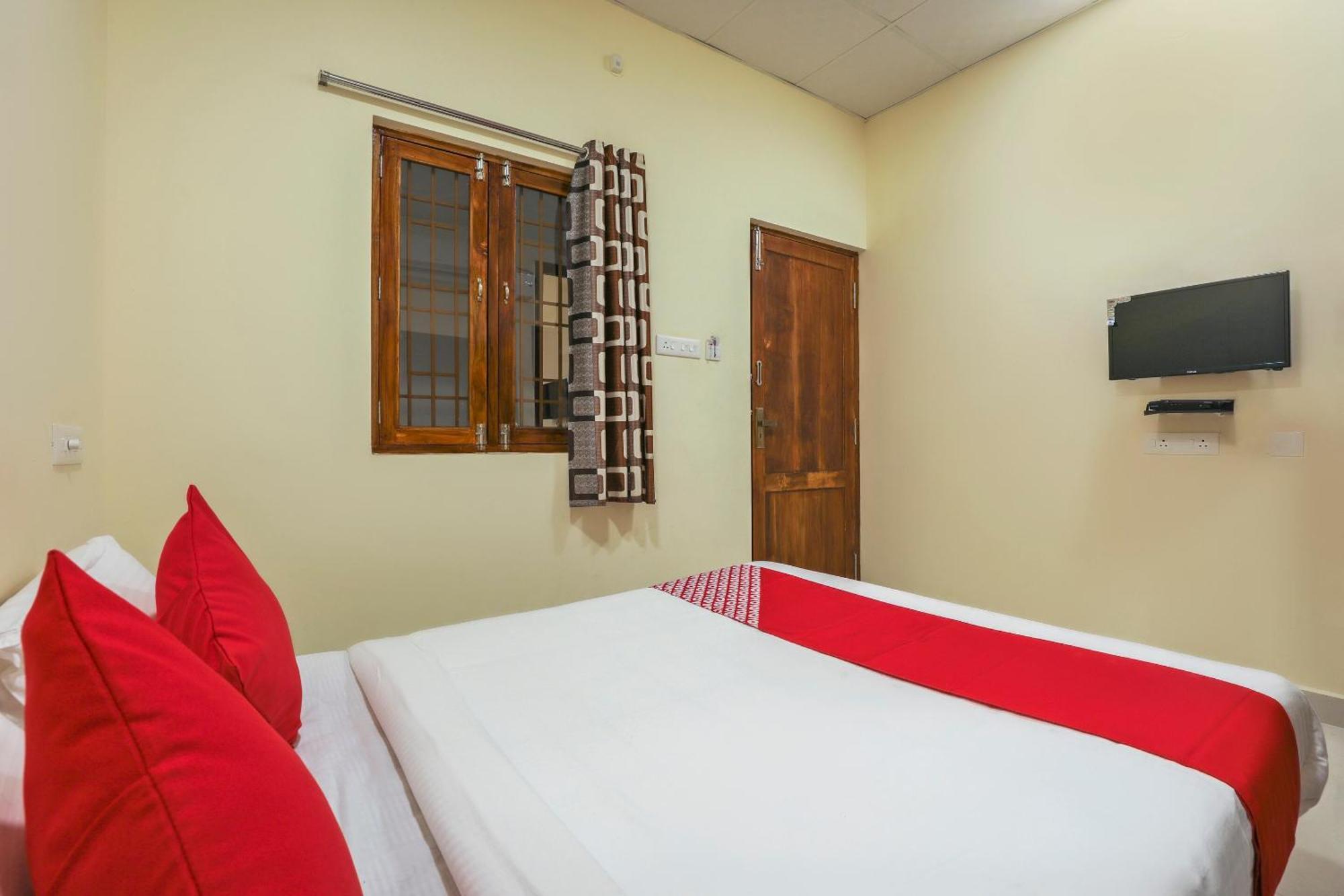 Hotel O Om Sakthi Hotel Pondichéry Extérieur photo